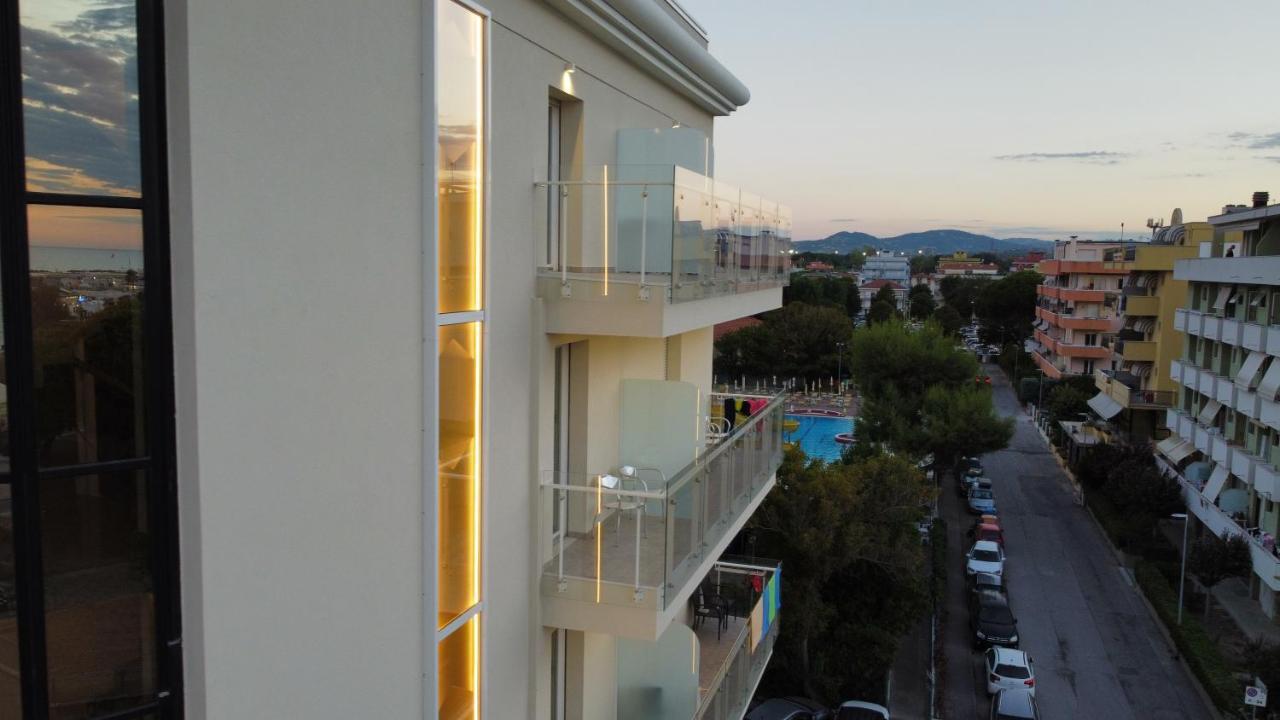 Solemare Hotel E Residence Misano Adriatico Εξωτερικό φωτογραφία