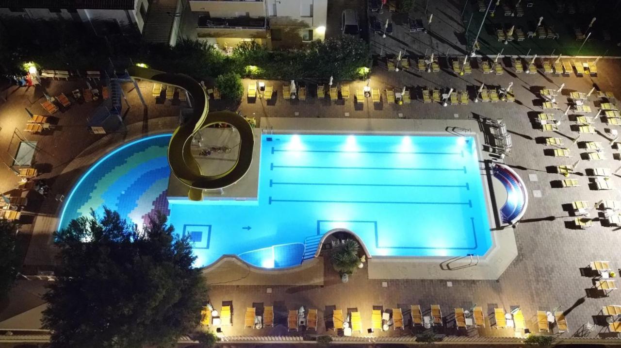 Solemare Hotel E Residence Misano Adriatico Εξωτερικό φωτογραφία
