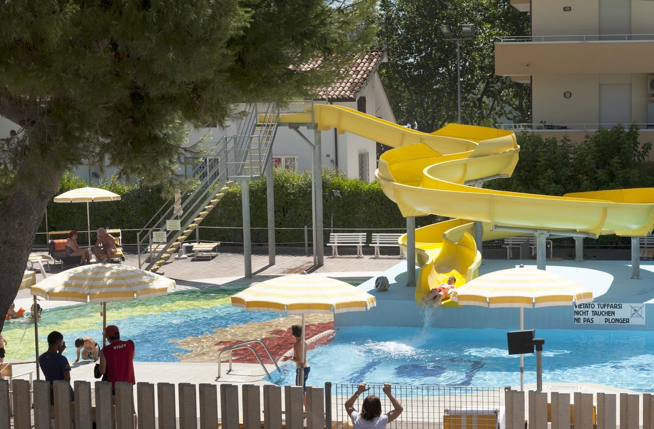 Solemare Hotel E Residence Misano Adriatico Εξωτερικό φωτογραφία